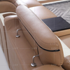 Sofá secional moderno com tela de led e costas justas